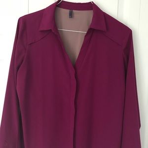 🍁NYDJ Blouse🍁 posted new pic with measurement